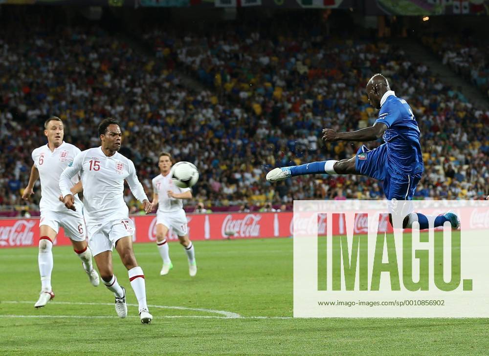 Italys Mario Balotelli in action..Euro 2012 England v Italy, Olympic Stadium, Kiev, 24th June 2012. Pic David Klein SPORTIMAGE .