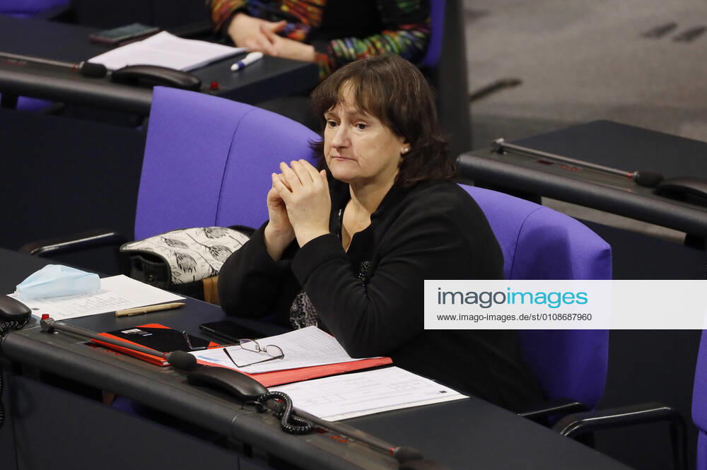 Marianne Schieder at the 201 session of the German Bundestag in the Reichstag building Berlin, 16 12 2020 Foto:xC.xFuturexImage