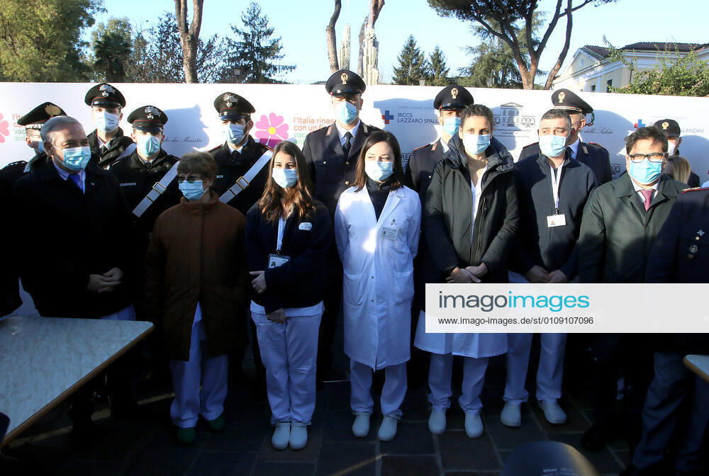 Rome, Preparation of the vials for the first anti Covid 19 vaccine on the occasion of the Vaccine Day Pictured: Francesco Vaia, Maria Rosaria Capobianchi, Claudia Alivernini, Alessandra Vergori, Alessandra D Abramo, Omar Altobelli