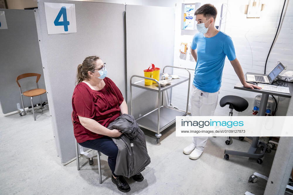 Health personnel and here Katarina is vaccinated at Sjaellands Universitetshospital in Roskilde, Sunday 27 December 2020 Ten months after the first confirmed case of covid 19 in Denmark, the first vaccinations were initiated on Sunday The Prime Minister compared with lunar landing