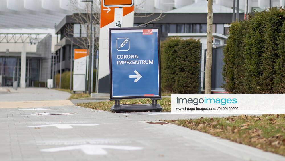Nuremberg, NuernbergMesse, 27 12 2020, The first Corona vaccinations Picture A sign showing the way to the Corona vaccination center.