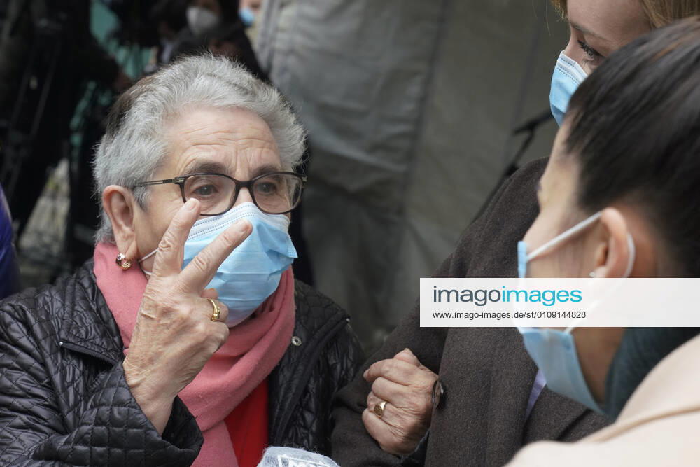Nieves Cabo Vidal, an 82-year-old woman resident at the Porta do Camino senior center in Santiago, was the first person to receive the Covid-19 vaccine in Galicia, in Santiago de Compostela (Galicia, Spain), on December 27, 2020. The first doses of the vaccine developed by Pfizer and BioNtech laboratories arrived in Spain yesterday, December 26, at a Pfizer warehouse in Guadalajara by land from Puurs (Belgium). Starting Monday, weekly deliveries will be made to the autonomous communities with an average of 350,000 doses prioritized for four population groups: residents and health and social-health personnel in homes for the elderly and disabled; front-line health personnel; other health and social-health personnel and large non-institution