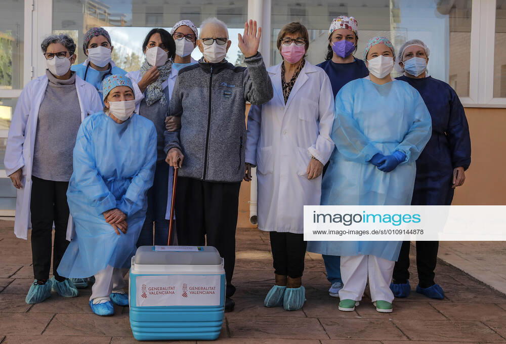 The director of the residence, Josefa Martinez and Batiste Marti, 81 years old, greet each other after being vaccinated during the first day of vaccination against Covid-19 in Spain, at the Virgen del Milagro retirement home in Rafelbunyol, Valencia (Spain), on 27 December 2020. The first doses of the vaccine developed by Pfizer and BioNtech laboratories arrived in Spain yesterday, December 26, at a Pfizer warehouse in Guadalajara by land from Puurs (Belgium). Starting Monday, weekly deliveries will be made to the autonomous communities with an average of 350,000 doses prioritized for four population groups: residents and health and social-health personnel in homes for the elderly and disabled; front-line health personnel; other health an