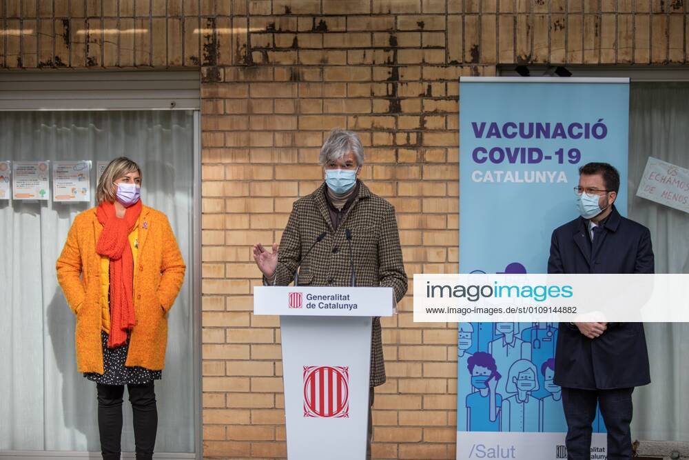 (L-R) conference given by the Minister of Health, Alba Vergà s, the Secretary of Public Health of the Generalitat, Josep Maria Argimon and the Vice-President of the Generalitat, Pere Aragones, during the first day of vaccination in Spain, at the Feixa Llarga retirement home in L Hospitalet de Llobregat, in Barcelona (Spain), on 27 December 2020. The first doses of the vaccine developed by Pfizer and BioNtech laboratories arrived in Spain yesterday, December 26, at a Pfizer warehouse in Guadalajara by land from Puurs (Belgium). Starting Monday, weekly deliveries will be made to the autonomous communities with an average of 350,000 doses prioritized for four population groups: residents and health and social-health personnel in homes for t