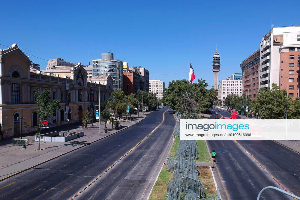 Santiago 1 January 2021 General view of downtown Santiago during the quarantine of January 1, 2021 Dragomir Yankovic Aton Chile, Santiago Chile Aton 475680