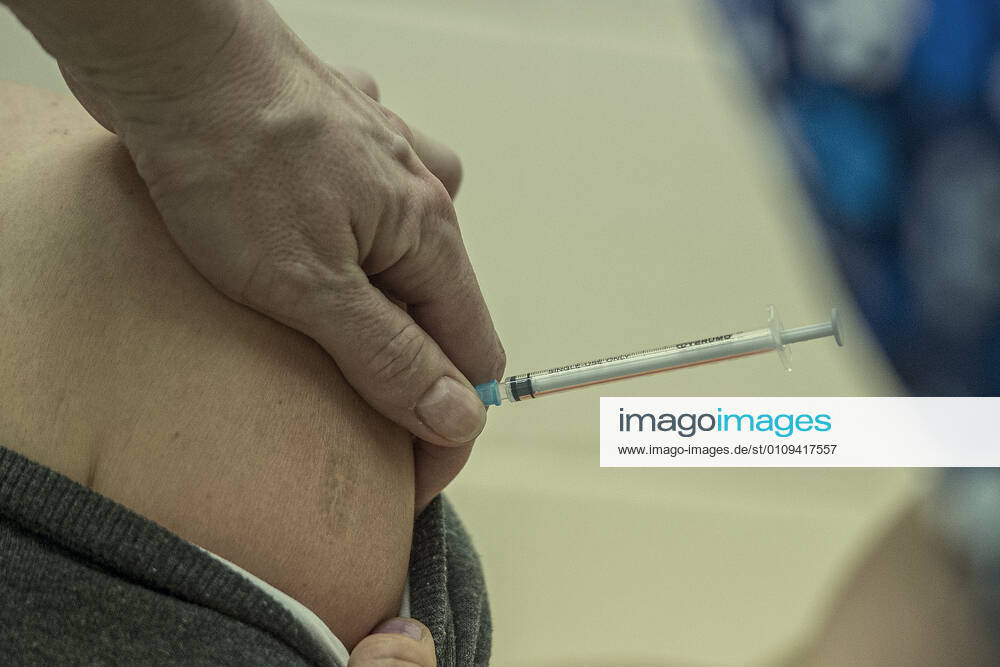 Vaccination against coronavirus continues in the country. It started in Prague and Brno on Sunday, and continues in regions today, January 4, 2021. Photo from the Regional Hospital Liberec. (CTKxPhoto RadekxPetrasek) CTKPhotoP202101040269401 PER 7