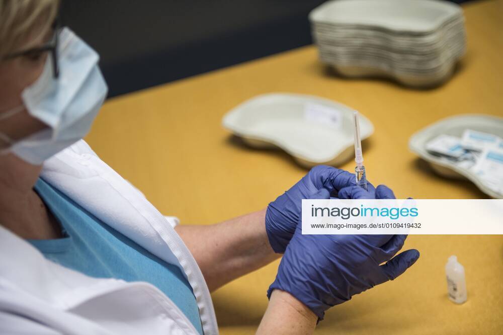 The vaccination center at Athenevaenget in Odense opens Here, all citizens can come and be vaccinated during 2021 In the first instance, it is people aged 65 and up who receive both personal care and practical help. The vaccination center opens on Monday 4 January 2021, Odense Denmark