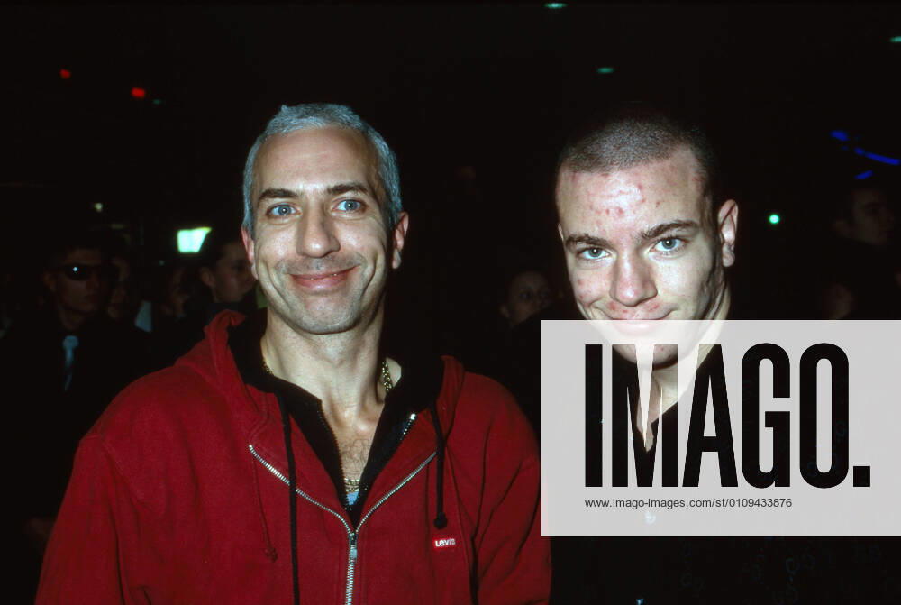 Movie premiere The Polar Bear in Cologne Actor Ralf Richter left at the movie premiere of the feature film The Polar Bear at the Cinedom in Cologne, Germany 1998 , Cologne North Rhine Westphalia Germany