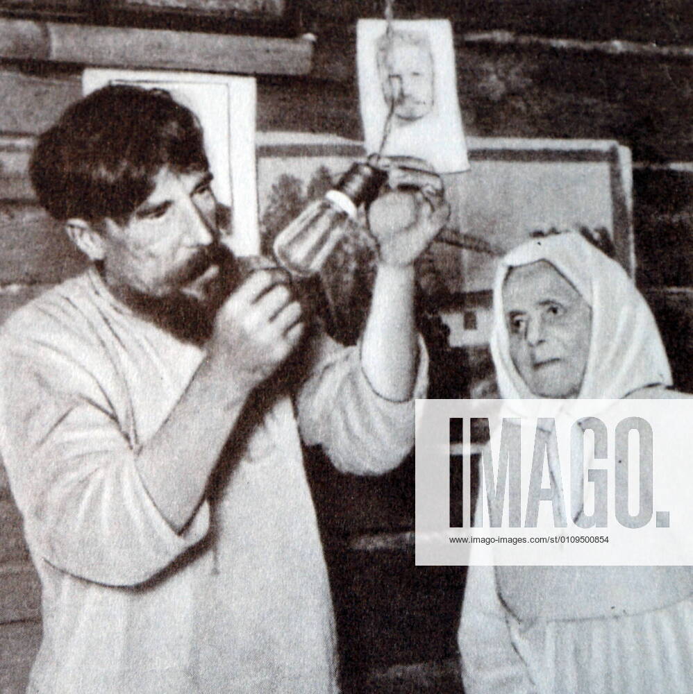 Igniting the first Ilyich (Ilyich is Lenin s patronymic) lightbulbs. the Ilyich lamp was a household incandescent lamp with a socket freely hanging from the ceiling without any shade. It was invented by Russian scientist and engineer Aleksandr Lodygin. In Soviet Russia used the same device under a different name: The Ilyich lamp.