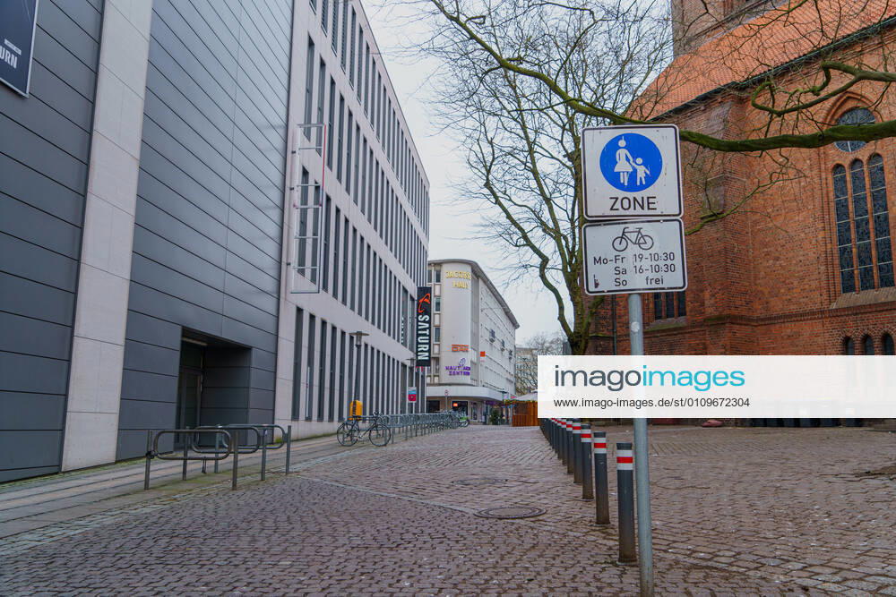 Kiel city centre during Corona Lockdown in January 2021 largely empty streets Kiel city centre during Corona Lockdown in January 2021 largely empty streets , Kiel Schleswig Holstein Germany city centre