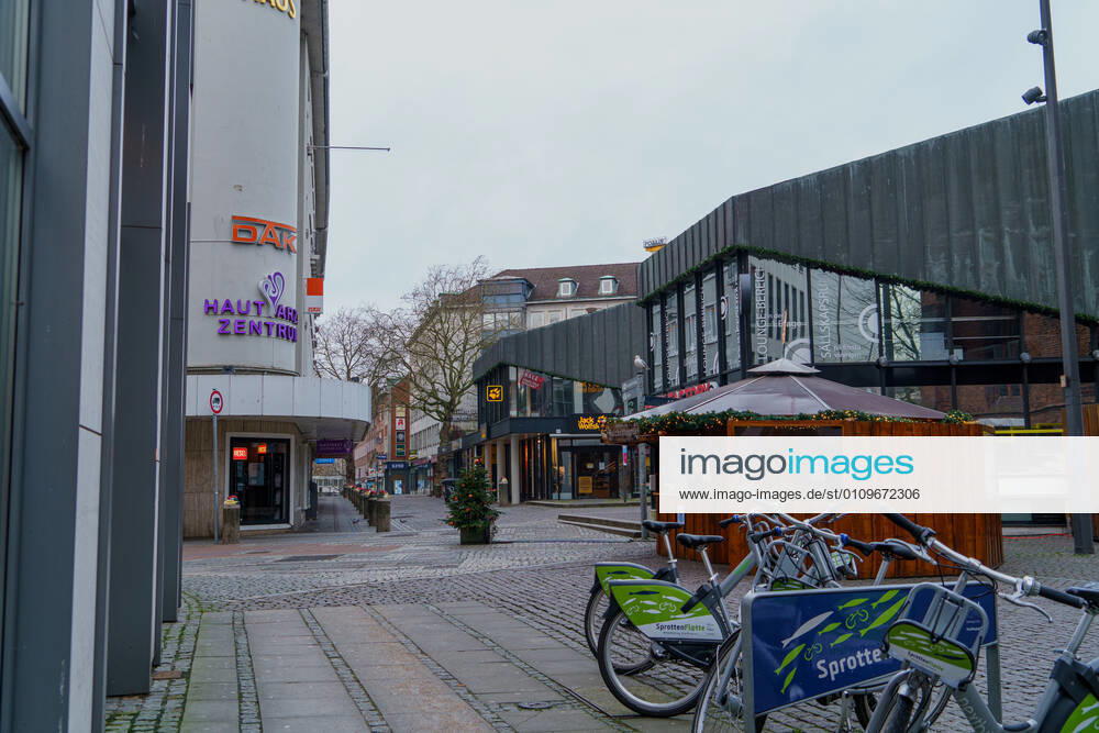 Kiel city centre during Corona Lockdown in January 2021 largely empty streets Kiel city centre during Corona Lockdown in January 2021 largely empty streets , Kiel Schleswig Holstein Germany city centre