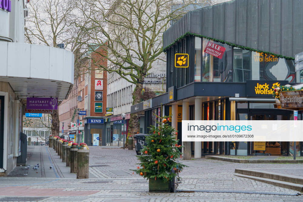 Kiel city centre during Corona Lockdown in January 2021 largely empty streets Kiel city centre during Corona Lockdown in January 2021 largely empty streets , Kiel Schleswig Holstein Germany city centre
