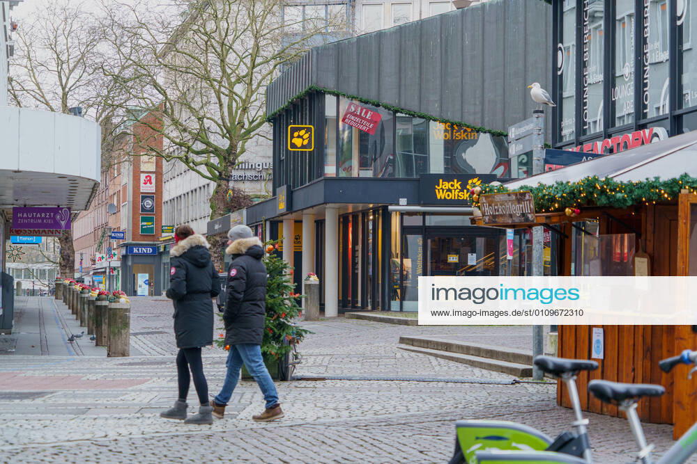 Kiel city centre during Corona Lockdown in January 2021 largely empty streets Kiel city centre during Corona Lockdown in January 2021 largely empty streets , Kiel Schleswig Holstein Germany city centre
