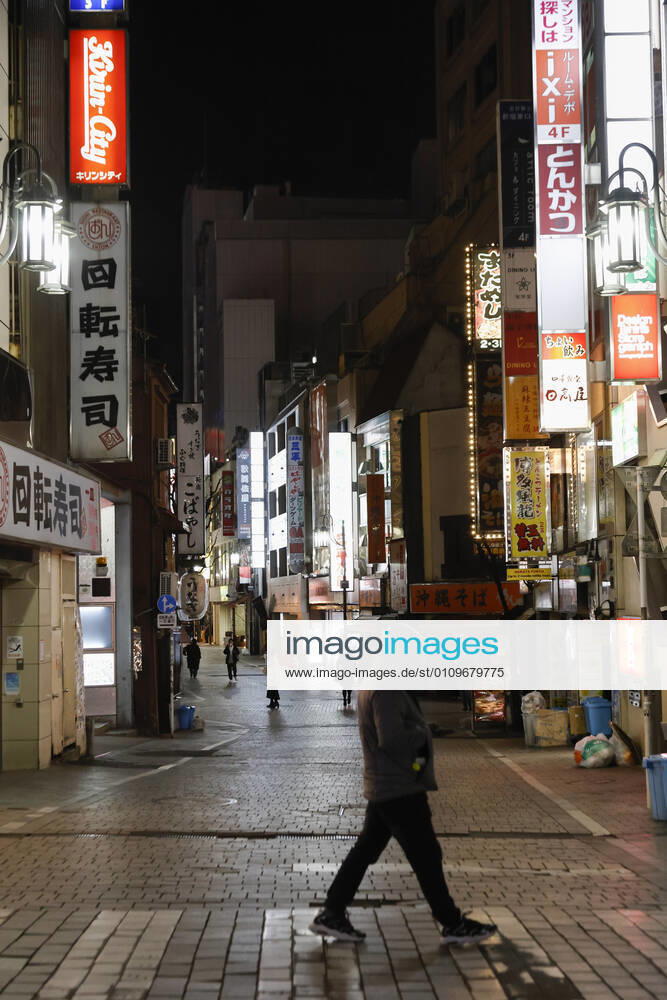 Fewer people than normal are seen at Shinjuku s shopping area after the establishments closed at 8 pm to stop the COVID-19 infections. Tokyo reported 1,494 new COVID-19 cases on January 10; following four days of over 2,000 cases, the daily infections count dropped for the first time after the state of emergency was declared in Tokyo, Kanagawa, Saitama, and Chiba prefectures. Tokyo Japan - ZUMAm191 20210110_zap_m191_022