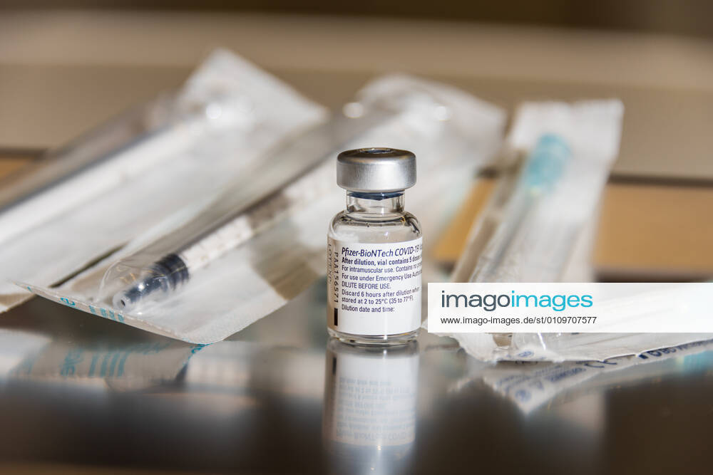 Vaccination centre Kiel Further vaccine deliveries mean that the capacity utilisation of the vaccination centres can be ramped up from next week in Kiel and also throughout Schleswig-Holstein The teams are ready and procedures are functioning