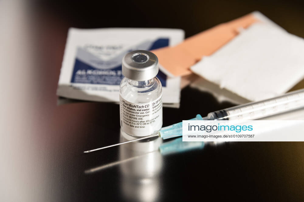 Vaccination centre Kiel Further vaccine deliveries mean that the capacity utilisation of the vaccination centres can be ramped up from next week in Kiel and also throughout Schleswig-Holstein The teams are ready and procedures are functioning