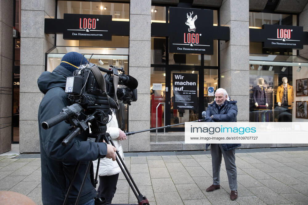 Lower Saxony, Hanover, Corona Shutdown extended to January 31, 2021, downtown stores closed, empty city, Were going for retail action, Rolf Eisenmenger ofLo Go on Luisen Street,