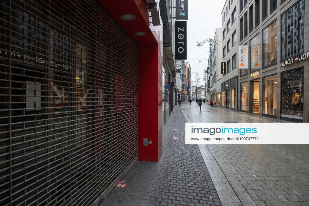 Lower Saxony, Hanover, Corona Shutdown extended to January 31, 2021, downtown businesses closed, empty city, Grosse Packhofstrasse, ,