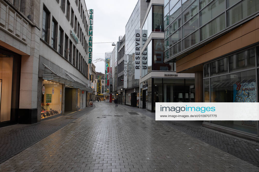Lower Saxony, Hanover, Corona Shutdown extended to January 31, 2021, downtown businesses closed, empty city, Grosse Packhofstrasse, ,
