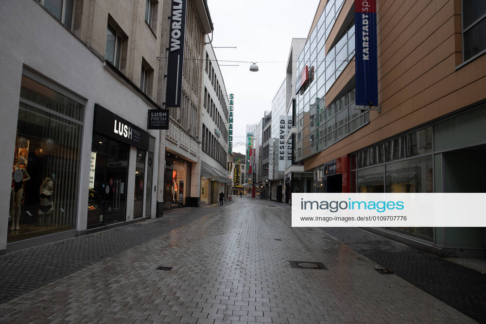 Lower Saxony, Hanover, Corona Shutdown extended to January 31, 2021, downtown businesses closed, empty city, Grosse Packhofstrasse, ,