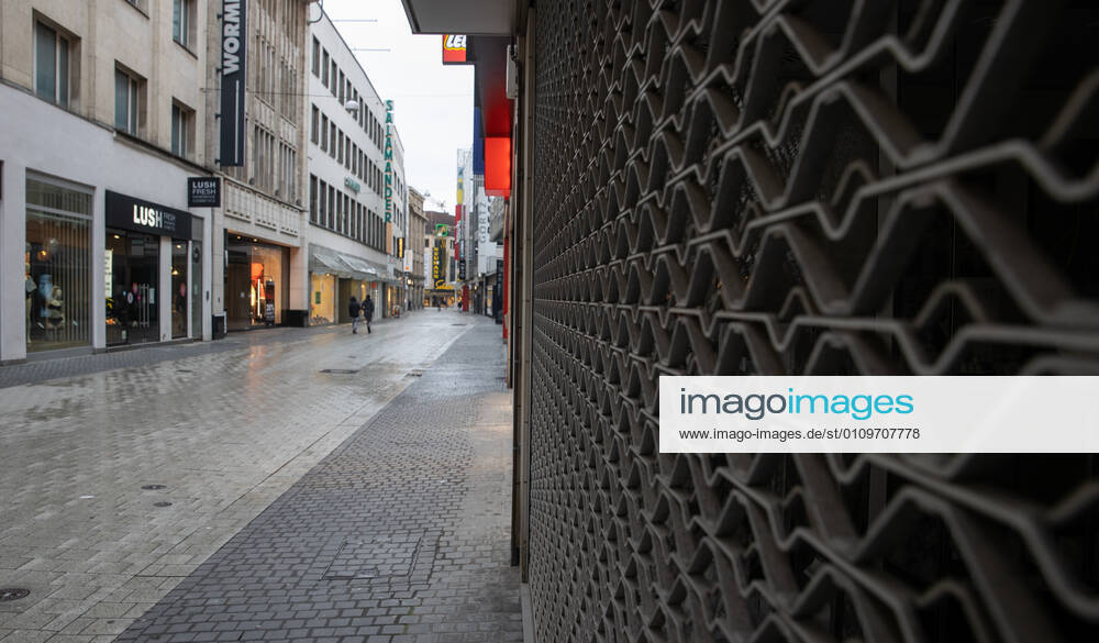 Lower Saxony, Hanover, Corona Shutdown extended to January 31, 2021, downtown businesses closed, empty city, Grosse Packhofstrasse, ,