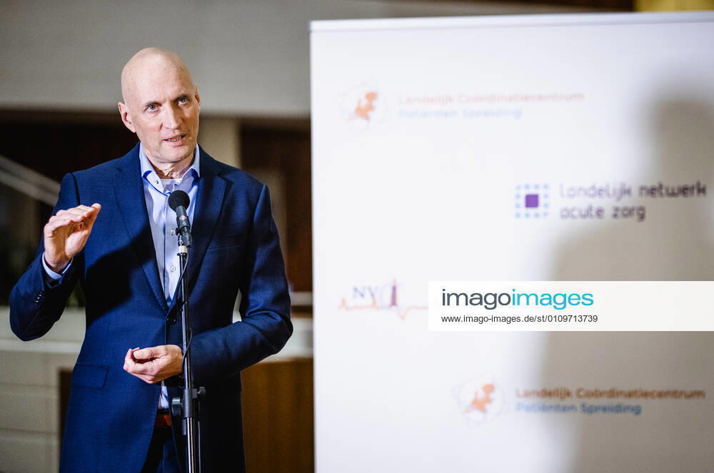ROTTERDAM Ernst Kuipers, chairman of the National Acute Care Network, speaks to the press from Erasmus MC University Hospital about the current state of affairs in the intensive care units and nursing departments ANP SEM VAN DER WAL.