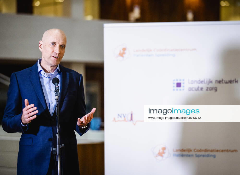 ROTTERDAM Ernst Kuipers, chairman of the National Acute Care Network, speaks to the press from Erasmus MC University Hospital about the current state of affairs in the intensive care units and nursing departments ANP SEM VAN DER WAL.