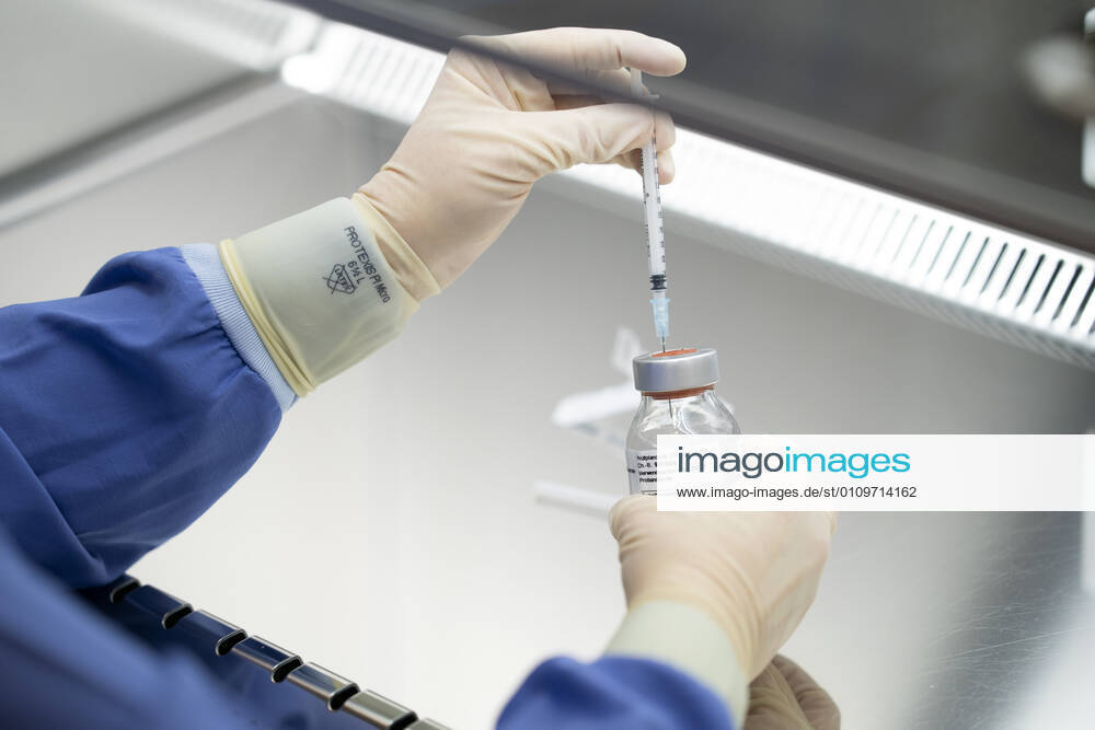 The corona vaccine from the German company CureVac is investigated in the Amsterdam UMC hospital in Amsterdam, The Netherlands, January 11, 2020 The hospital is looking for two thousand volunteers for research into this vaccine, in which the vaccine or a placebo is administered ANP JEROEN JUMELET