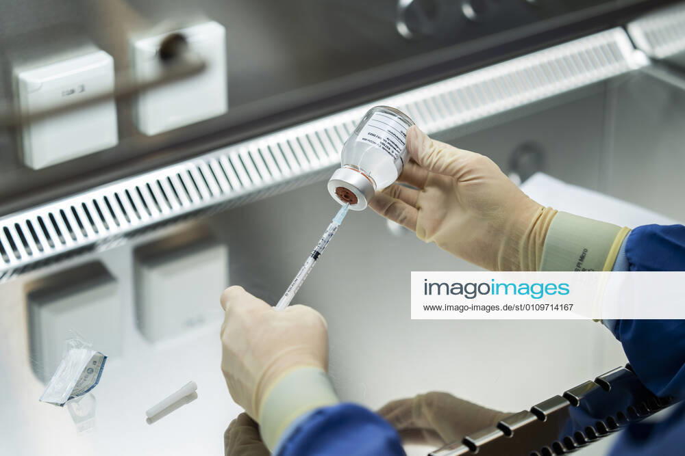 The corona vaccine from the German company CureVac is investigated in the Amsterdam UMC hospital in Amsterdam, The Netherlands, January 11, 2020 The hospital is looking for two thousand volunteers for research into this vaccine, in which the vaccine or a placebo is administered ANP JEROEN JUMELET