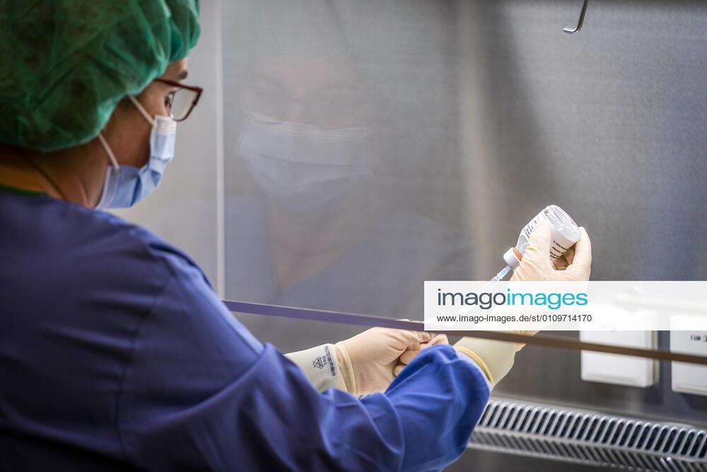 The corona vaccine from the German company CureVac is investigated in the Amsterdam UMC hospital in Amsterdam, The Netherlands, January 11, 2020 The hospital is looking for two thousand volunteers for research into this vaccine, in which the vaccine or a placebo is administered ANP JEROEN JUMELET