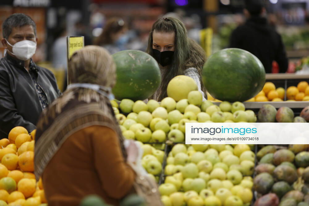 (210112) -- BEIRUT, Jan. 12, 2021 -- People shop at a supermarket to prepare for a national COVID-19 lockdown in Beirut, Lebanon, Jan. 11, 2021. Lebanon s Higher Defense Council declared on Monday a state of emergency between Jan. 14-25 that includes a total lockdown in hope to restrict further spread of COVID-19, Al-Jadeed local TV channel reported. ) LEBANON-BEIRUT-COVID-19-LOCKDOWN BilalxJawich
