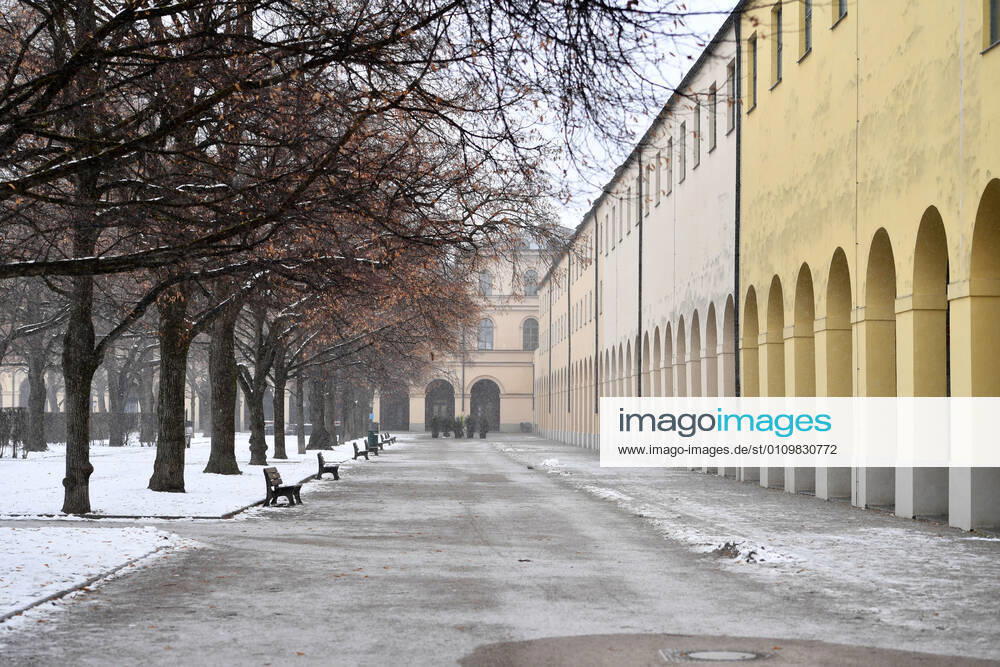 Theme Picture Winter in the Coronavirus Pandemic Prolongation Lockdown until 31 January 2021, City of Munich View of the Hofgartenarkaden in the Hofgarten without people,deserted Tourism,Sightseeing,Places of Interest,Sightseeing on 12 01 2021