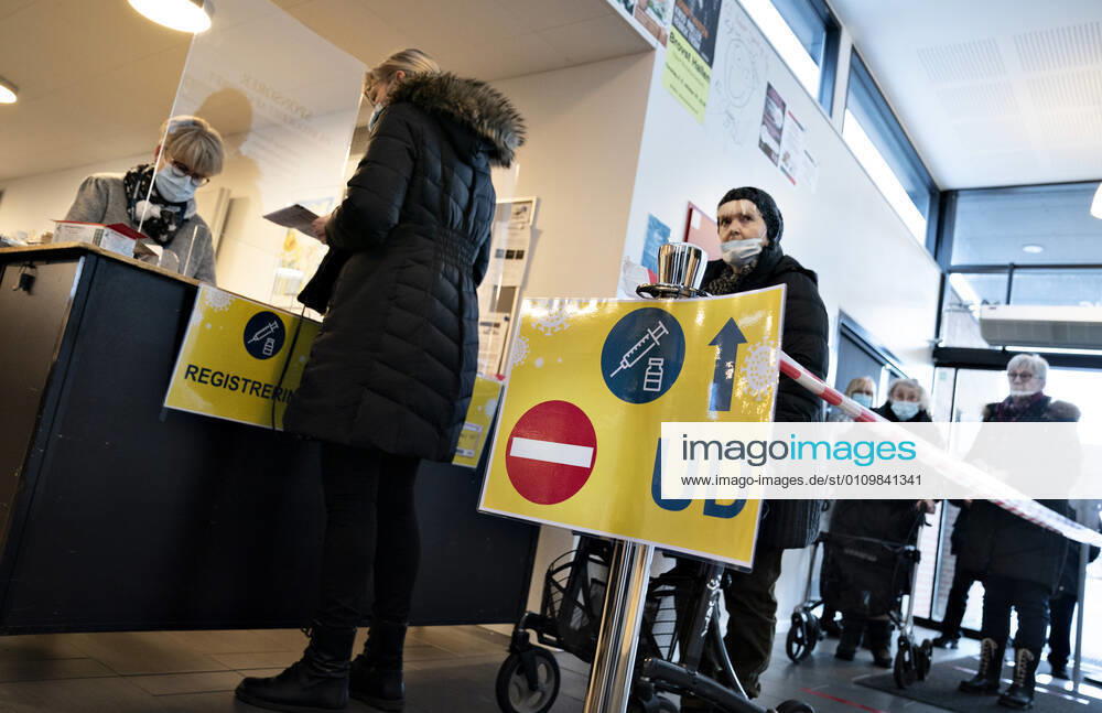 Vaccination of 65 citizens, who receive both personal care and practical assistance from the municipality, is underway here in Brovst Hallen, Wednesday 13 January 2021 In other words, one of the 22 nearby vaccination sites that have been set up for this target group of citizens is inaugurated. Brovst Jylland Denmark