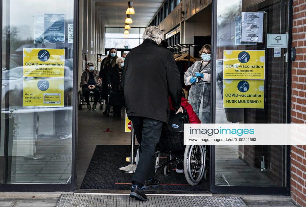 Vaccination of 65 citizens, who receive both personal care and practical assistance from the municipality, is underway here in Brovst Hallen, Wednesday 13 January 2021 In other words, one of the 22 nearby vaccination sites that have been set up for this target group of citizens is inaugurated. Brovst Jylland Denmark