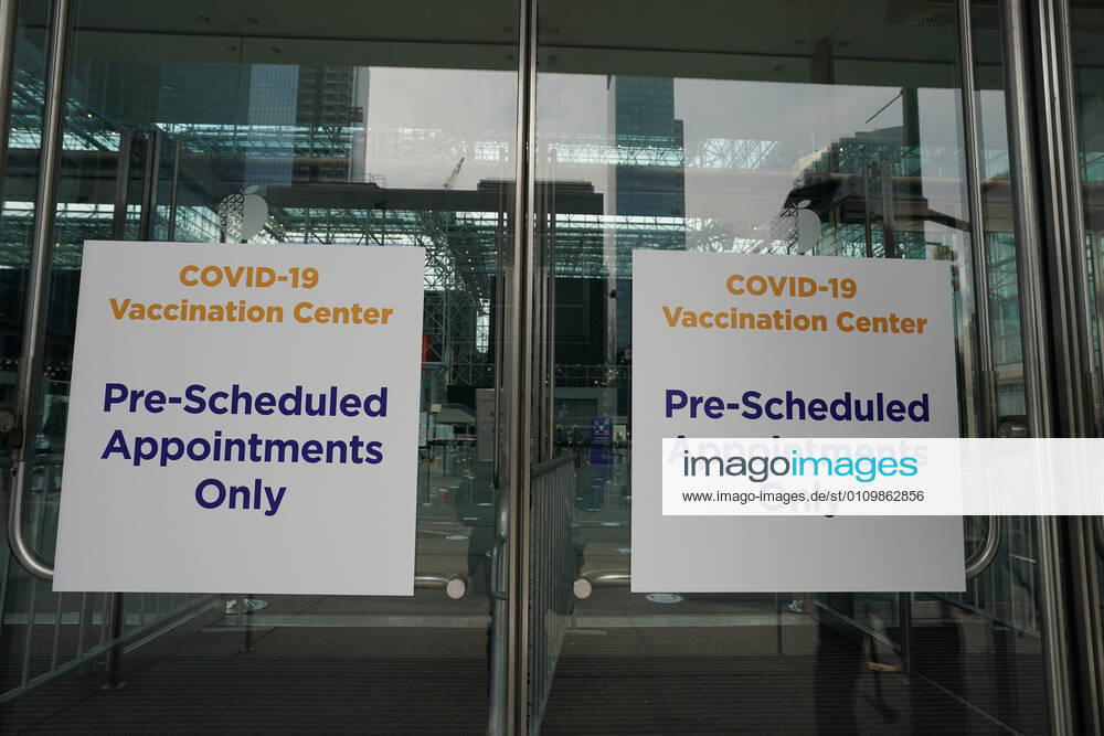 New York State opens a mass vaccination site at the Jacob Javits Convention Center on Manhattan s West Side on January 13, 2021 in New York. New York USA - ZUMAb148 20210113_zap_b148_001