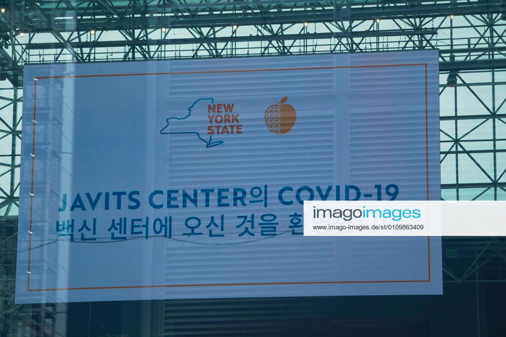 New York State opens a mass vaccination site at the Jacob Javits Convention Center on Manhattan s West Side on January 13, 2021 in New York. New York USA - ZUMAb148 20210113_zap_b148_019