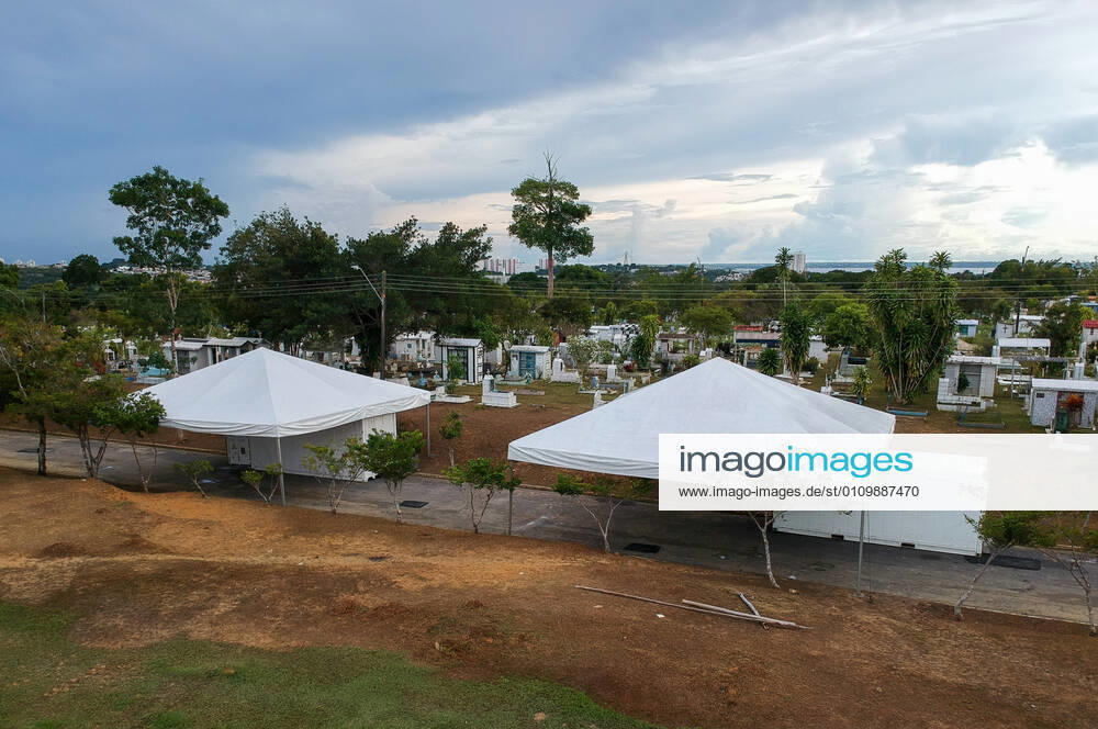 MANAUS, AM - 13.01.2021: ENTERROS DE COVID EM NOVO LOCAL EM MANAUS - Burials of people who died because of Covid-19, this Wednesday afternoon (13th), at the Nossa Senhora Aparecida cemetery in Manaus (AM). In the photo, two refrigerated containers installed in the cemetery. x2017262x SandroxPereira