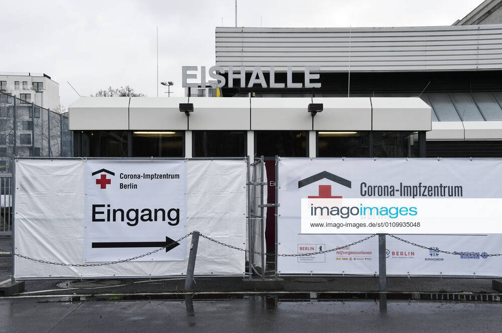 Today, the second Corona vaccination center CIZ was put into operation at the Erika Heß Eisstadion For the time being, about 120 vaccinations per day will be carried out due to the limited amount of vaccine available The CIZ Erika Heß Eisstadion will be open for this purpose between 9 a.m. and 2 p.m. in single-shift Foto:xF.xFuturexImage