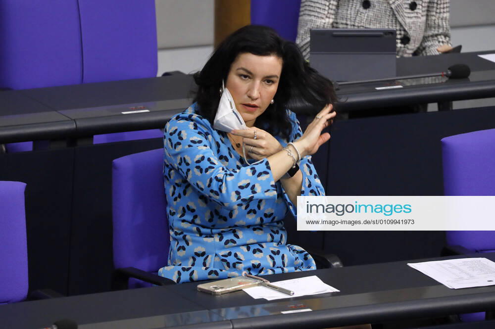 Dorothee Bär at the 203 session of the German Bundestag in the Reichstag building Berlin, 13 01 2021 Foto:xC.xFuturexImage