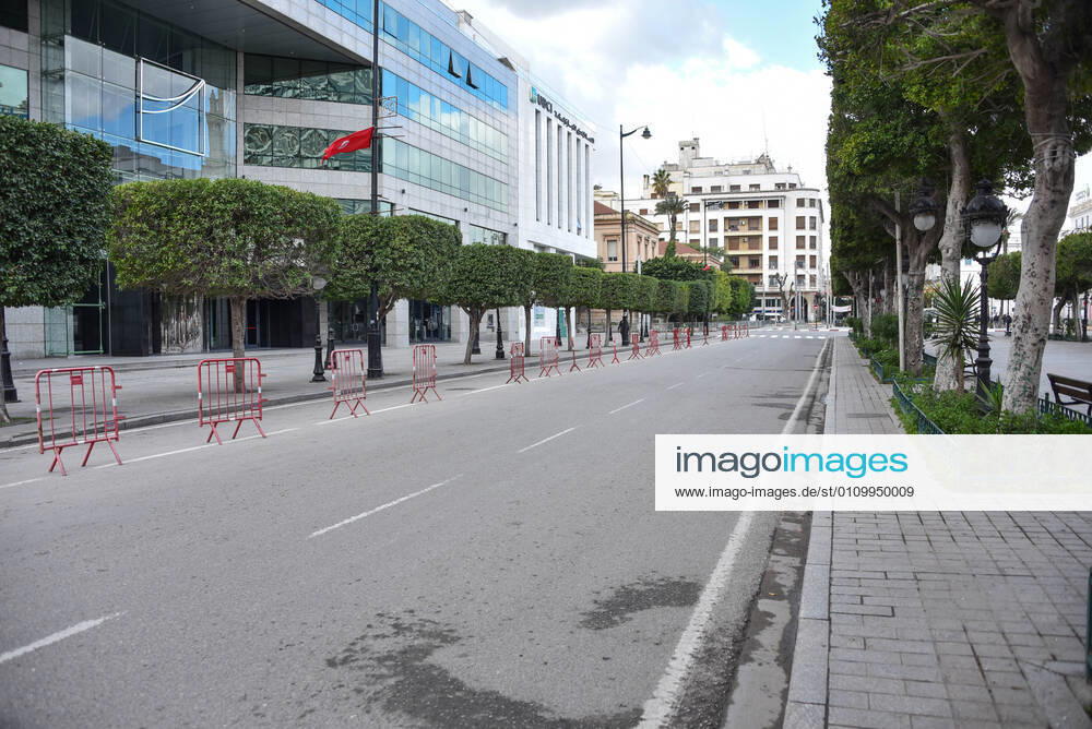 Tunis famous avenue Habib Bourguiba is pictured empty amid of a lockdown due to the Covid-19 pandemic as the country marks 10 years since its revolution. Tunisia marked 10 years today since its street revolution sent autocratic ruler Zine El Abidine Ben Ali fleeing into exile, but few are celebrating amid a lockdown as Covid-19 cases spiral. Tunis Tunisia - ZUMAs197 20210114_zaa_s197_108
