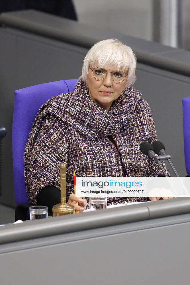 Claudia Roth at the 203 session of the German Bundestag in the Reichstag building Berlin, 13 01 2021 Foto:xC.xFuturexImage