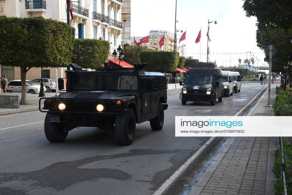 (210114) -- TUNIS, Jan. 14, 2021 -- Police vehicles run on a road during a lockdown in Tunis, Tunisia, on Jan. 14, 2021. Tunisia decided to impose a general lockdown for a period of four days starting from Thursday, to contain the rapid spread of COVID-19 in the country. (Photo by Xinhua) TUNISIA-TUNIS-COVID-19-LOCKDOWN AdelxEzzine
