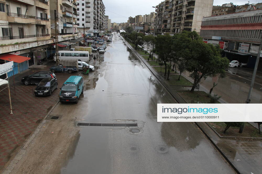 (210115) -- BEIRUT, Jan. 15, 2021 -- Photo taken on Jan. 14, 2021 shows the scene of a lockdown in Tripoli, Lebanon. Lebanon s Higher Defense Council declared a state of emergency from Jan. 14 to 25 that includes a total lockdown in hope to restrict further spread of COVID-19, Al-Jadeed local TV channel reported. (Photo by Xinhua) LEBANON-TRIPOLI-LOCKDOWN-CURFEW Khaled
