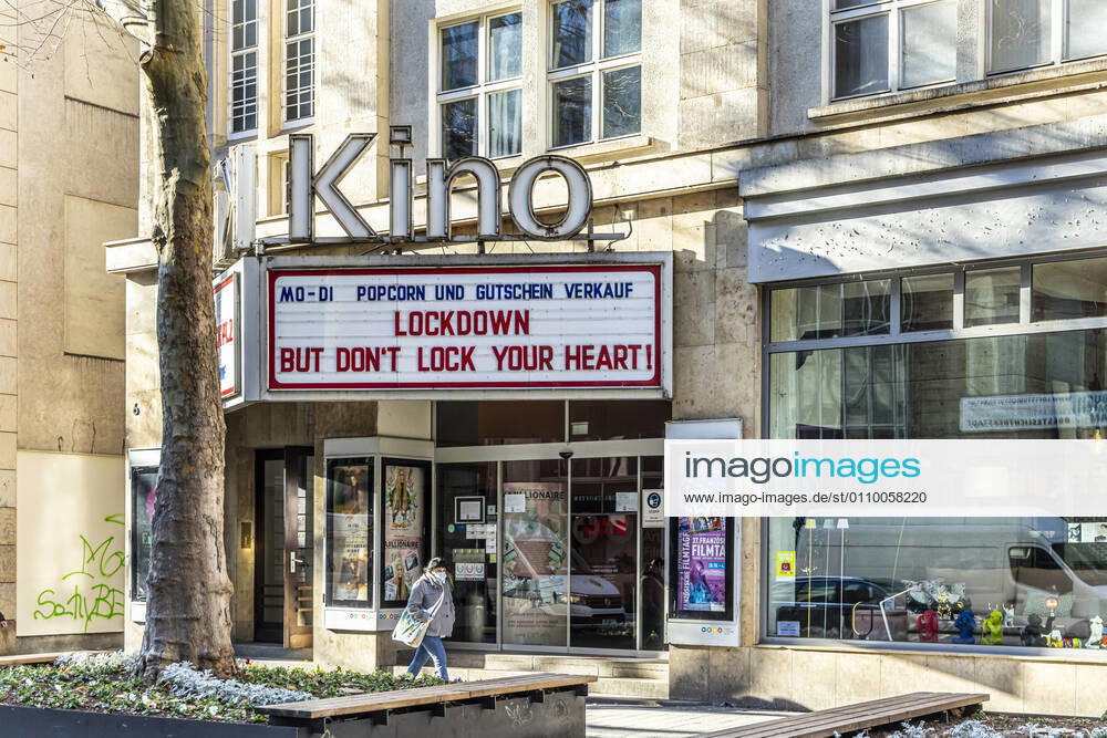 Cinema and culture suffer from the Corona Pandemic The Delphi Arthaus Kino in Stuttgart offers vouchers and popcorn Motto Lockdown But dont lock your Heart 15 01 2021, Germany, Baden Württemberg, Stuttgart