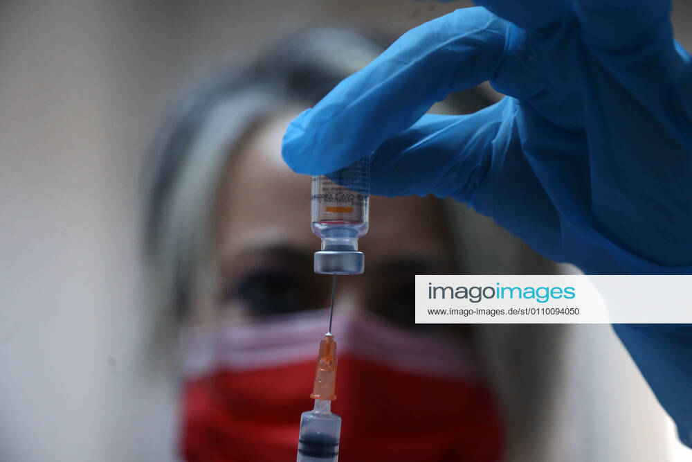 (210116) -- ANKARA, Jan. 16, 2021 -- A medical worker prepares a dose of China s Sinovac COVID-19 vaccine at the Sabiha Uzun Maternal Child Health Center in Ankara, Turkey on Jan. 15, 2021. More than 600,000 health workers in Turkey have received their first doses of COVID-19 shots developed by China s Sinovac during the first two days of the country s vaccination program, Turkish Health Ministry s data showed on Friday. (Photo by Xinhua) TURKEY-ANKARA-HEALTH WORKER-COVID-19-VACCINATION MustafaxKaya