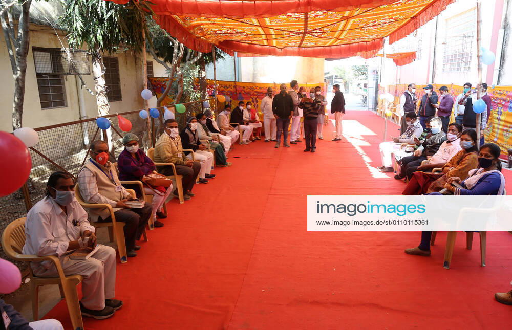 COVID-19 vaccination drive starts in Rajasthan, India Health workers wait for the first dose of Covishield vaccine, after the virtual launch of COVID-19 vaccination drive by Prime Minister Narendra Modi, at Government Hospital in Beawar. Beawar Rajasthan India