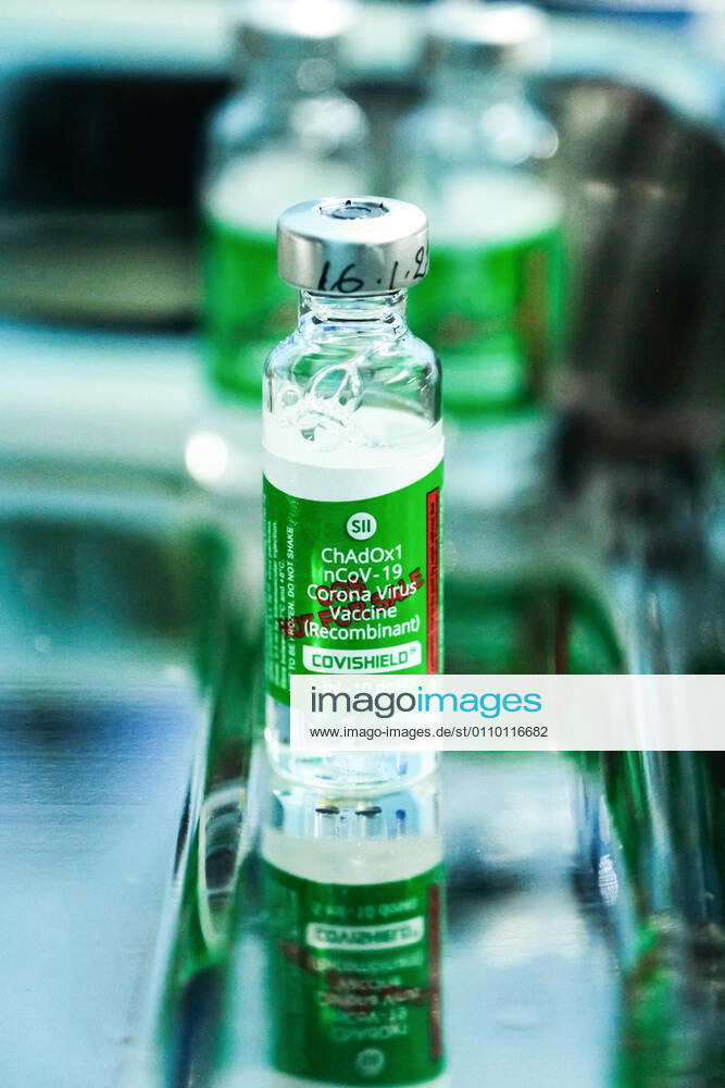 A view of a Covishield Coronavirus vaccine vial developed by Oxford University and AstraZeneca Plc and Produced by Serum Institute Of India, at the Madhyamgram Hospital. After a year since the coronavirus pandemic began, claiming over 150.000 lives in India, Prime Minister Narendra Modi launched a nationwide vaccination drive against Covid-19, today. Kolkata India - ZUMAs197 20210116_zaa_s197_048