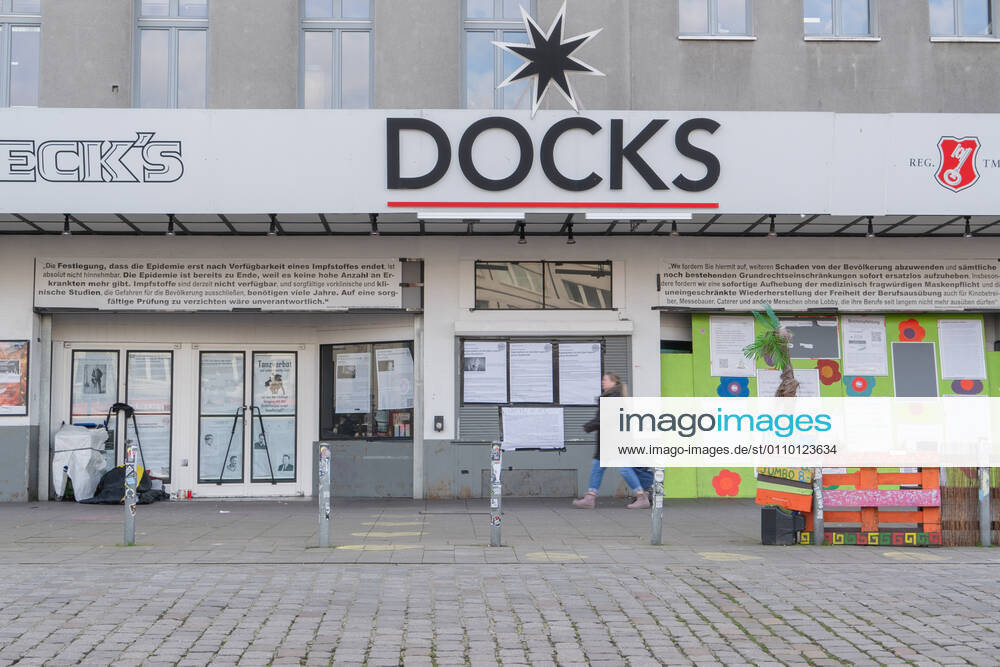 Closed gastronomy during the Corona Lockdown in Janaur 2021 in the district Hamburg St Pauli Music Club Docks on the Hamburg Reeperbahn Closed gastronomy during the Corona Lockdown in Janaur 2021 in the district Hamburg St Pauli , Hamburg Hamburg Germany St Pauli