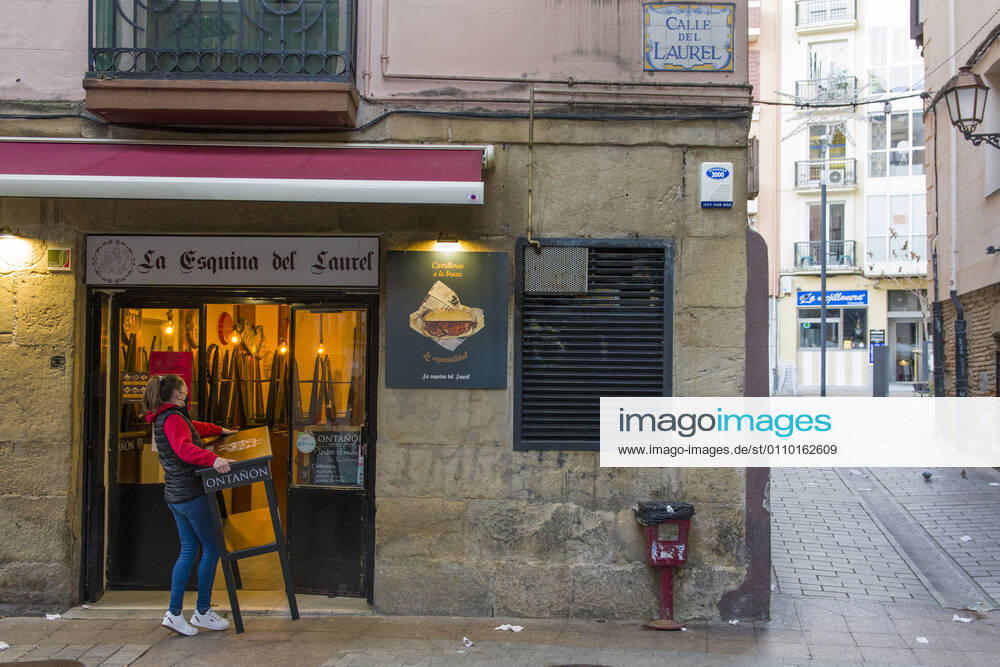 A waitress picks up her establishment at 5 p.m. on the day of the entry into force of new restrictions imposed by the government of La Rioja, in Logrono, La Rioja, (Spain), on 16 January 2021. From this 16th January onwards, shops, hotels and gyms will have to adapt their opening hours, this time at 5 pm. At this time of day, the closure of these establishments has been established as one of the new restrictions imposed by the Riojan government in view of the advance of the pandemic and the increase in contagion in the region. 16 JANUARY 2021 SHOW Fotografia LagenciaEP 01 16 2021 Logrono Logrono Spain