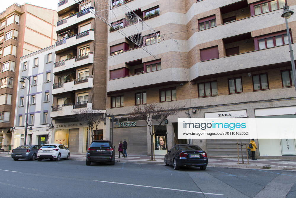 The streets of the capital of La Rioja at 5 p.m. on the day new restrictions imposed by the government of La Rioja came into force, in Logrono, La Rioja, (Spain), on 16 January 2021. From this 16th January onwards, shops, hotels and gyms will have to adapt their opening hours, this time at 5 p.m. At this time of day, the closure of these establishments has been established as one of the new restrictions imposed by the Riojan Government in view of the advance of the pandemic and the increase in contagion in the region. 16 JANUARY 2021 SHOW Fotografia LagenciaEP 01 16 2021 Logrono Logrono Spain